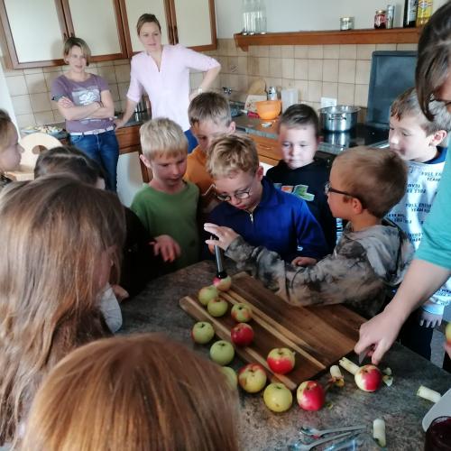 Kinder2